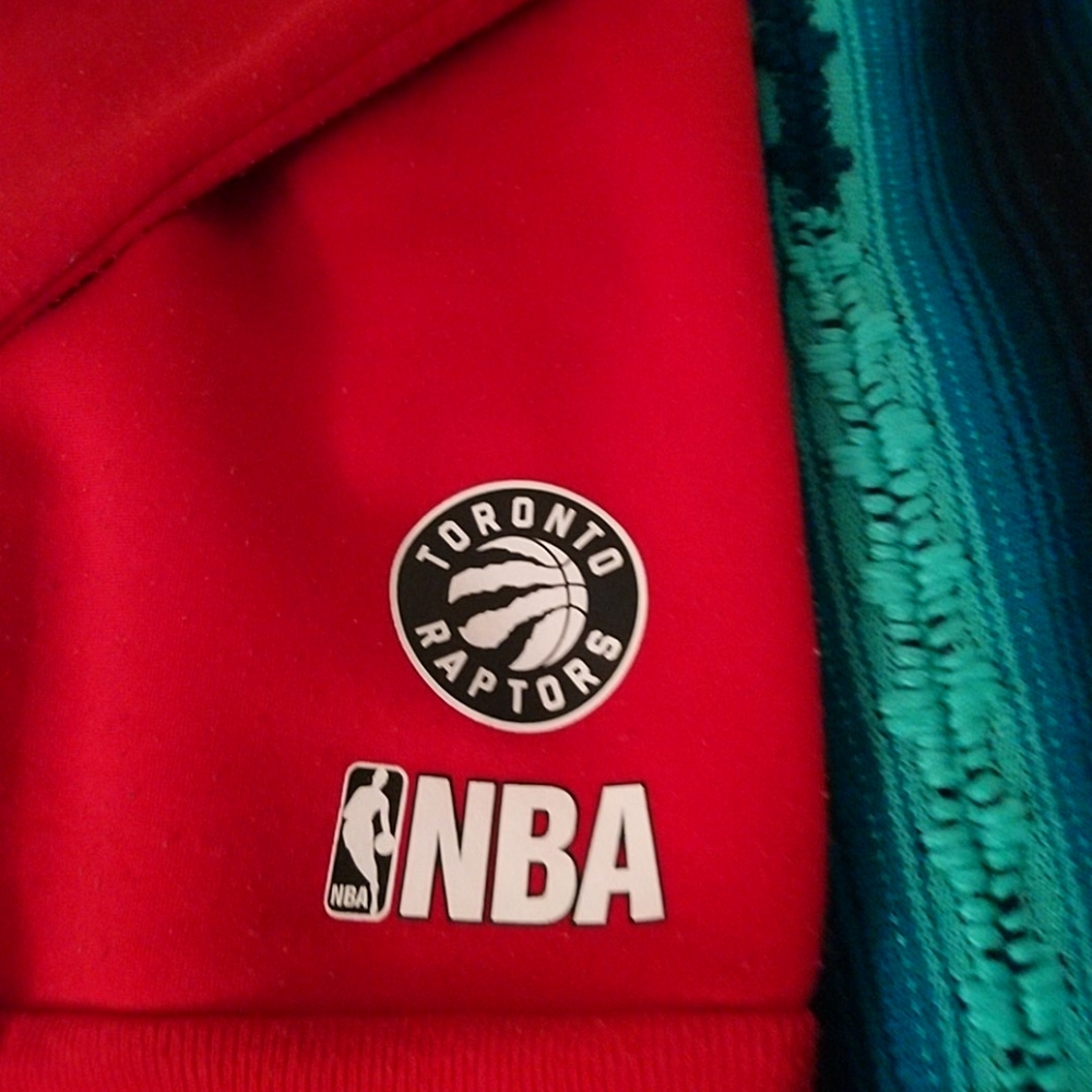 NBA Toronto Rapters Sweater - Picture 3 of 7